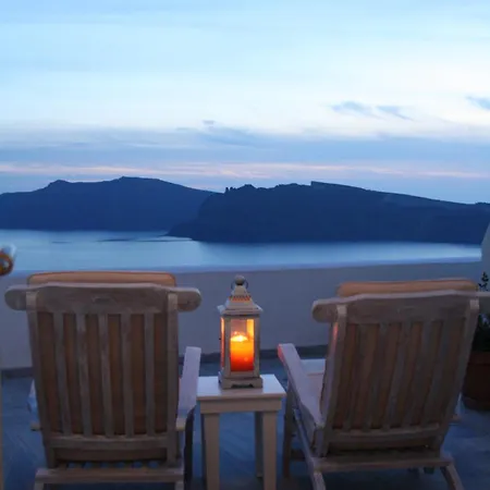 Captain John Oia-caldera,sunset & Volvano View 伊亚