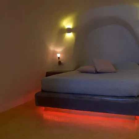 Captain John Oia-caldera,sunset & Volvano View * 伊亚