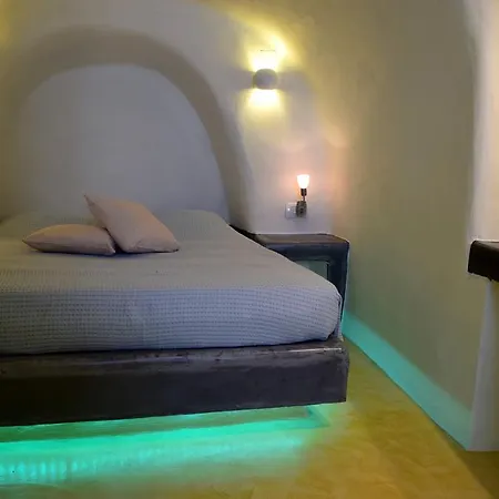 Captain John Oia-caldera,sunset & Volvano View 公寓 伊亚