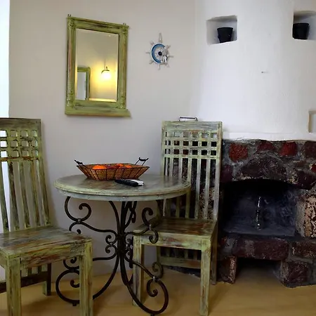 Captain John Oia-caldera,sunset & Volvano View *