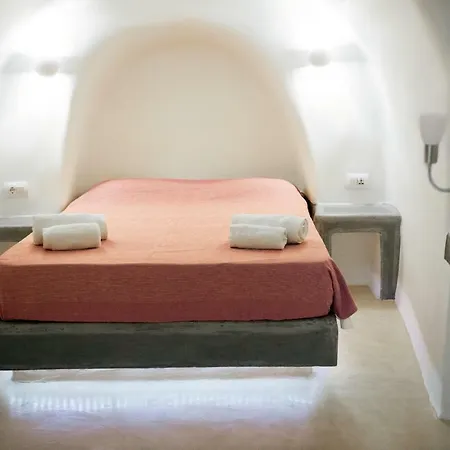 Captain John Oia-caldera,sunset & Volvano View 伊亚