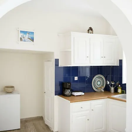 Captain John Oia-caldera,sunset & Volvano View *