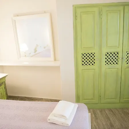 Captain John Oia-caldera,sunset & Volvano View 伊亚