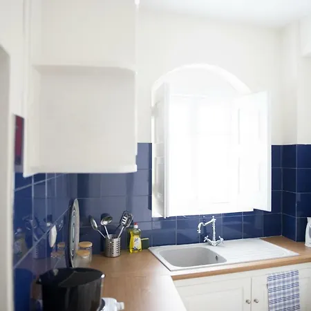 Captain John Oia-caldera,sunset & Volvano View 伊亚