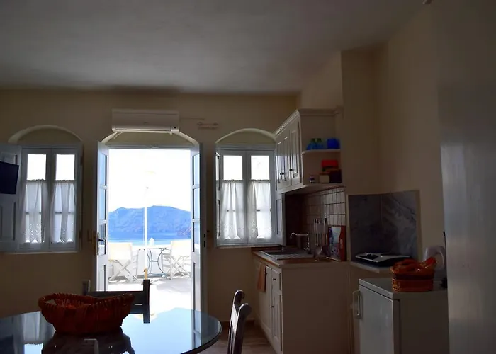 Captain John Oia-caldera,sunset & Volvano View Apartament