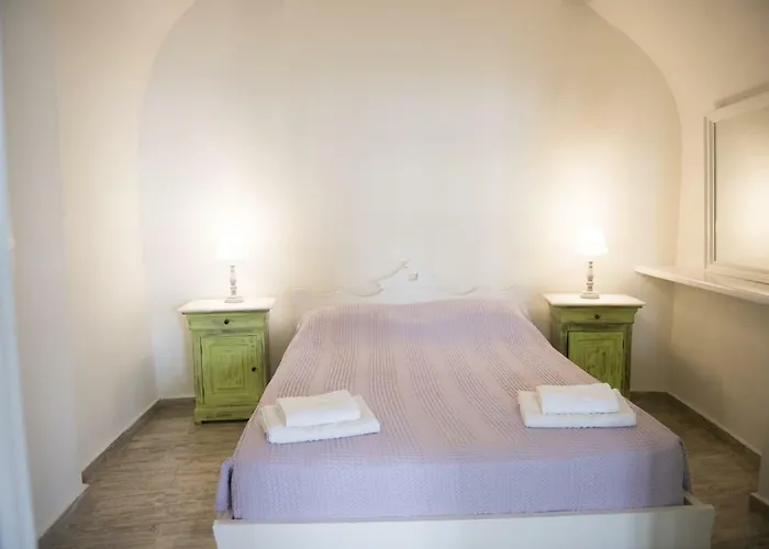 Captain John Oia Cave Houses - Sunset & Caldera Views