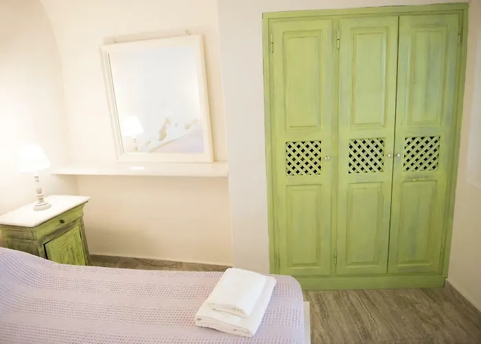 Captain John Oia Cave Houses - Sunset & Caldera Views Oia