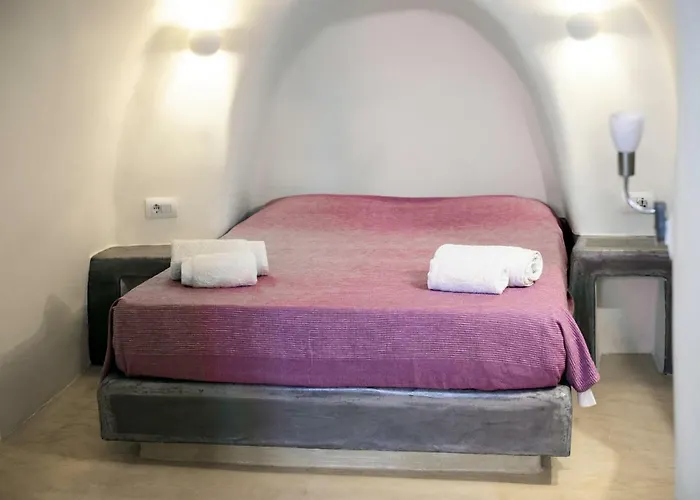 Captain John Oia-caldera,sunset & Volcano View *