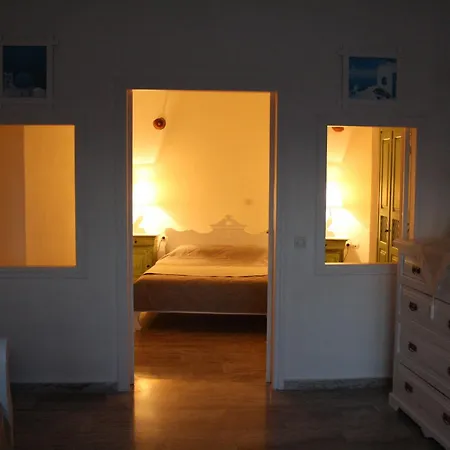 Apartment Captain John Oia-caldera,sunset & Volvano View