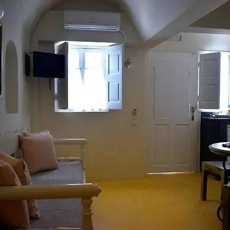 Apartment Captain John Oia-caldera,sunset & Volvano View