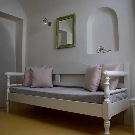 Captain John Oia-caldera,sunset & Volvano View Ia