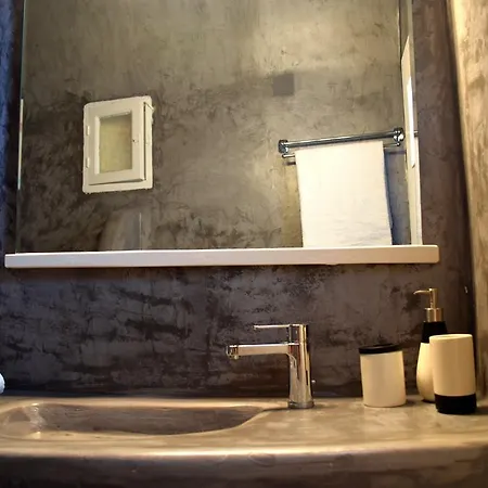 Captain John Oia-caldera,sunset & Volvano View Apartment Ia