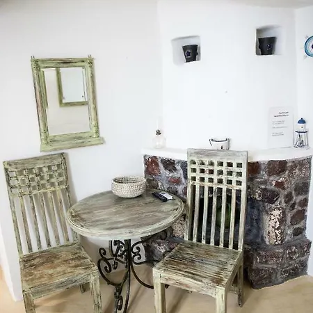 Captain John Oia-caldera,sunset & Volvano View *